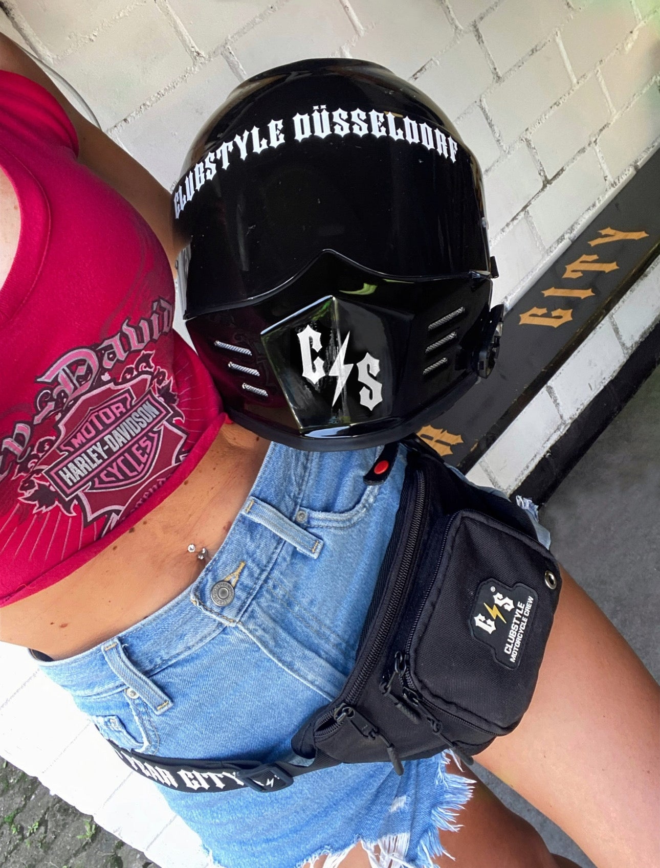 Weiß CS Clubstyle Sticker - Hochwertiger Aufkleber für Motorradhelme und Bikes