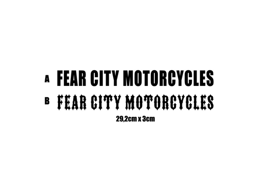 Motorrad Aufkleber "FEAR CITY MOTORCYCLES" - Hardcore Biker Clubstyle fürs Bike, Chopper, Tank, Helm oder Werkzeugkoffer. Perfekt für Rocker, MCs & Custombike-Fans.
Oldschool Gothic- oder Bold-Schrift, 29,2 x 3 cm, mit Transferfolie. Zeig deine Rebellion, deine Straße, deine Crew - Fear City Forever.
Motorradclub Aufkleber für echte Two-Wheel-Outlaws, Streetrider & Garage Kings.