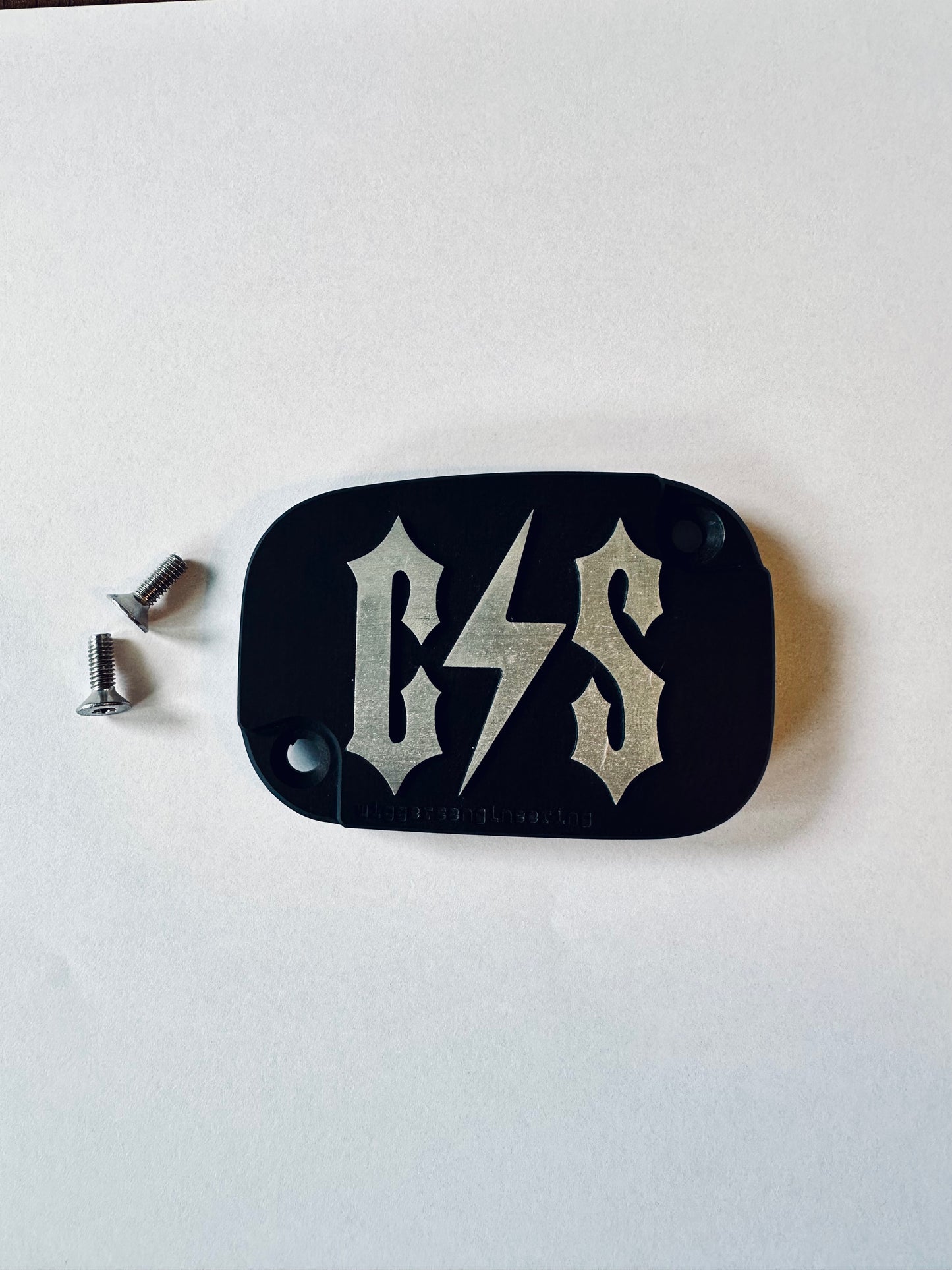 Schwarzer CNC-Bremsdeckel mit C S Logo - Custom Motorrad Zubehör aus
Aluminium