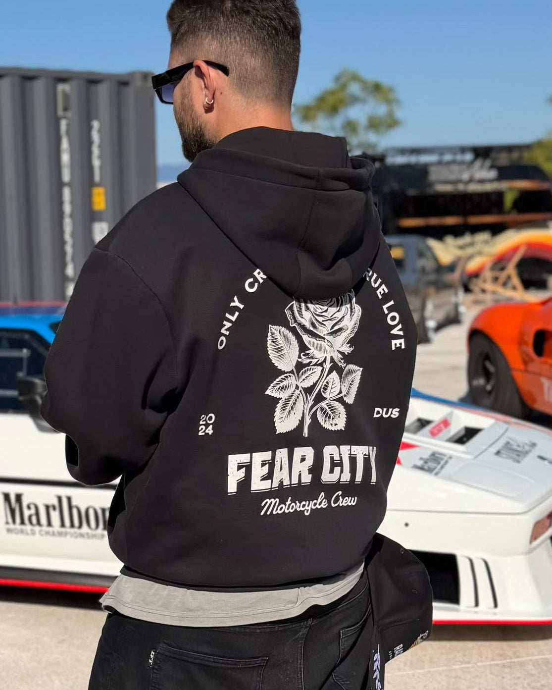 FEAR CITY WHITE ROSE – Clubstyle-Motorradbekleidung mit markantem Rosenmotiv