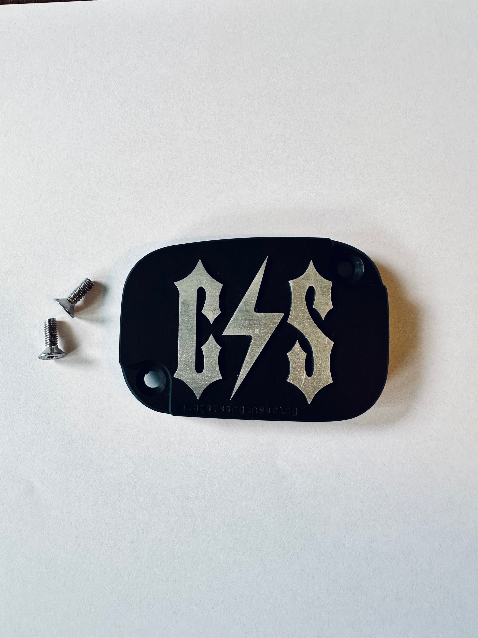 Schwarzer CNC-Bremsdeckel mit C S Logo - Custom Motorrad Zubehör aus
Aluminium