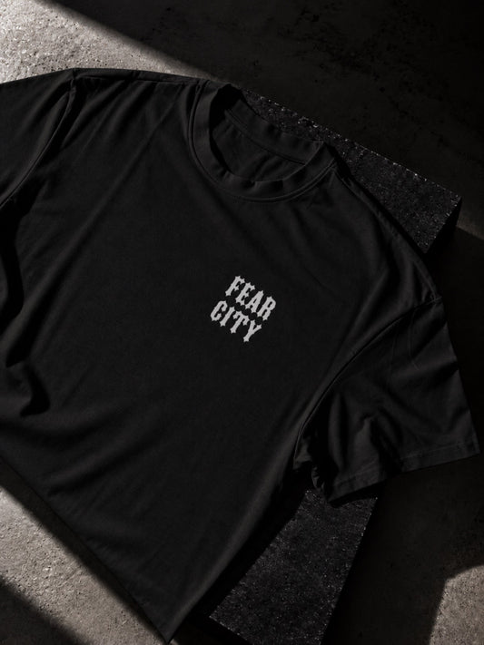 Schwarzes Fear City Essential Tee mit cleanem Brustprint – Clubstyle Motorrad T-Shirt