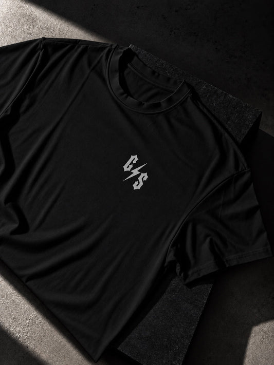 Schwarzes CS OG Logo Essential Tee mit cleanem Brustprint – Biker Clubstyle T-Shirt