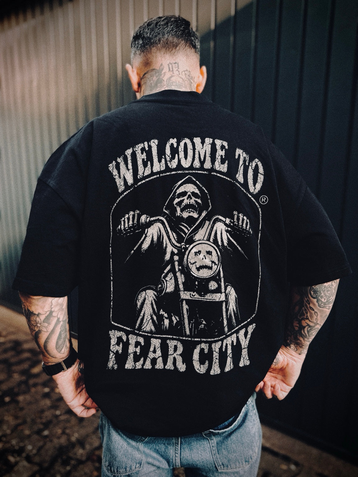 Schwarzes Clubstyle T-Shirt für Motorradfahrer mit grauem LAST RIDE Rückenprint – Fear City Motorrad Chopper Shirt