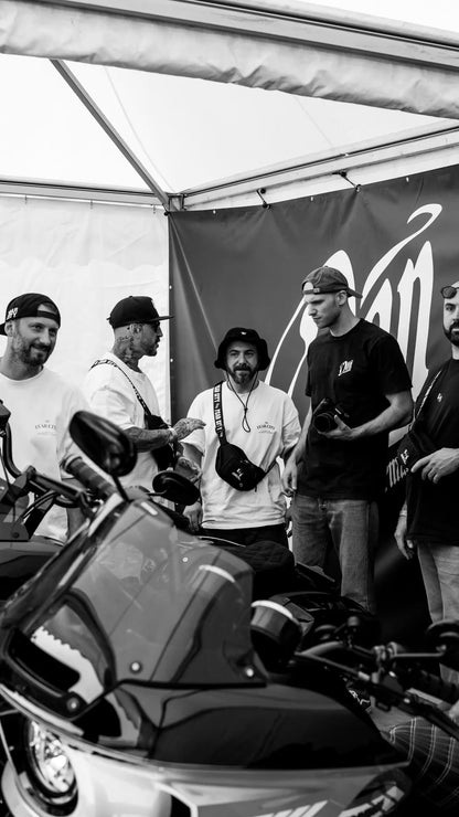 FEAR CITY Motorrad T-Shirt – Produktvideo der Motorcycle Crew mit handbedruckten Clubstyle-Shirts